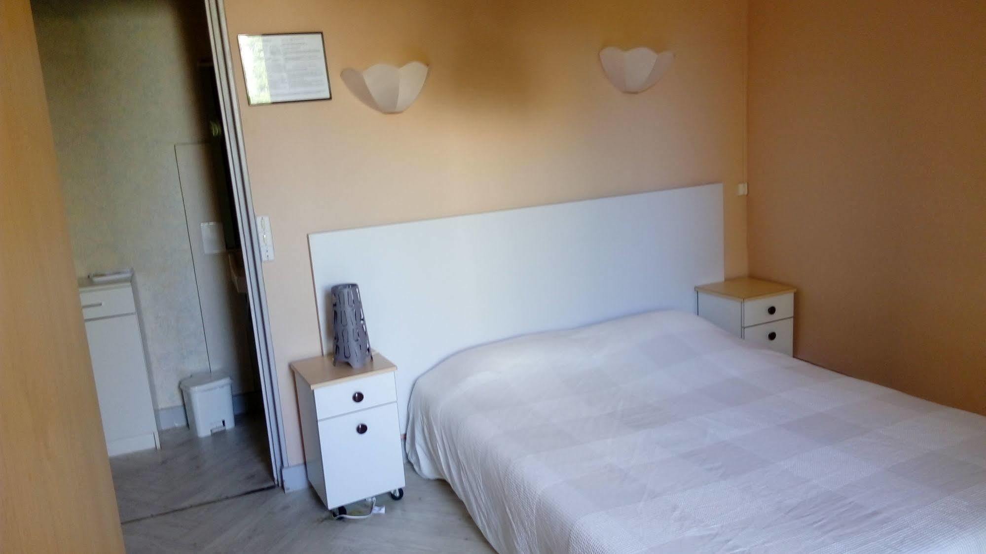 Hotel Nice Flore Vichy Eksteriør billede